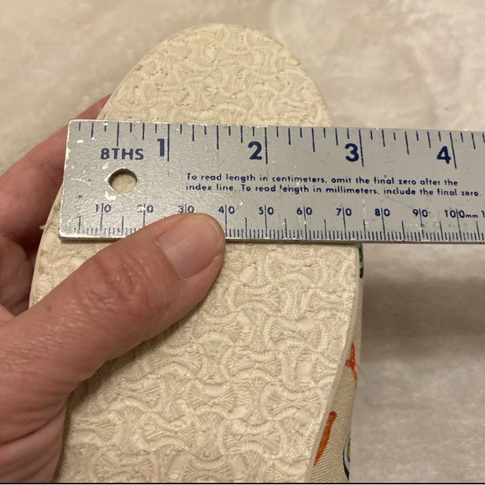 Toms Natural Beige Sushi Print Loafers - Picture 12 of 14